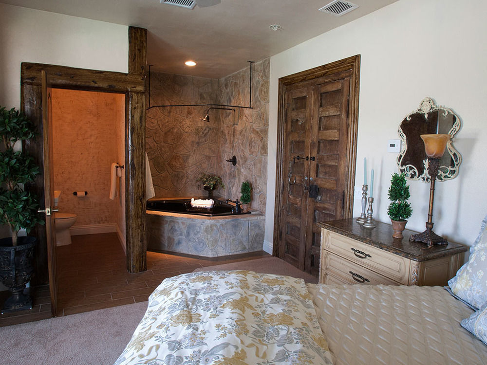 Wilson Creek Winery And Vineyards Apartment เทเมคิวลา ภายนอก รูปภาพ